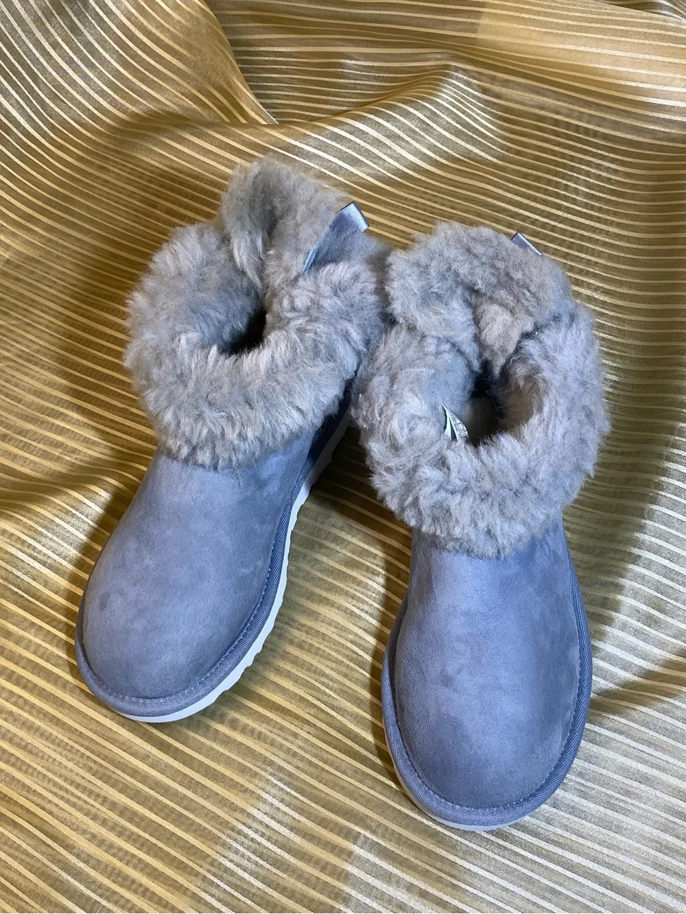 UGG Women's Short Boots Bow in Silver Blue Suede Genuine leather and fur, size 9